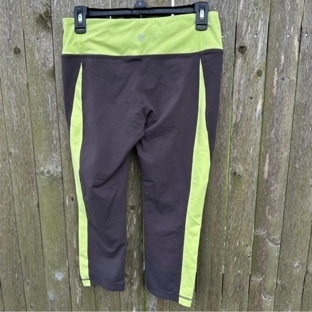 Athleta Splits Relevation Capri Leggings (Size Medium) - Picture 2 of 8